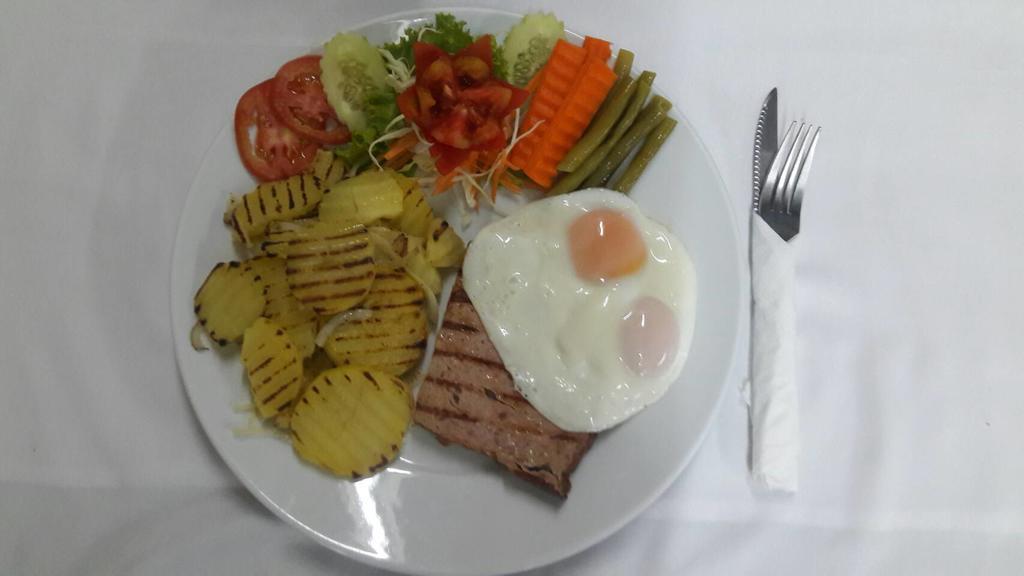 Piccolo Restaurant And Guest House Pattaya Exterior foto